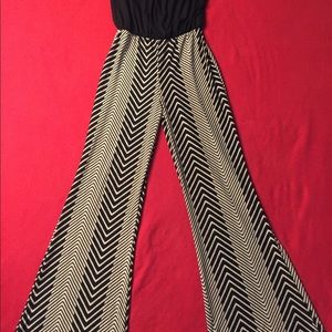 Women’s jumpsuit black and white size small